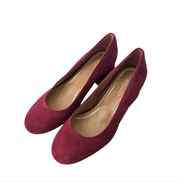 Vionic Women's Carmel Red Wine Suede/Leather Pumps - Picture 1 of 13